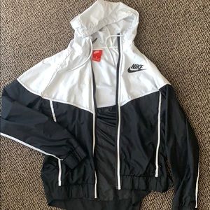Nike windbreaker rain jacket